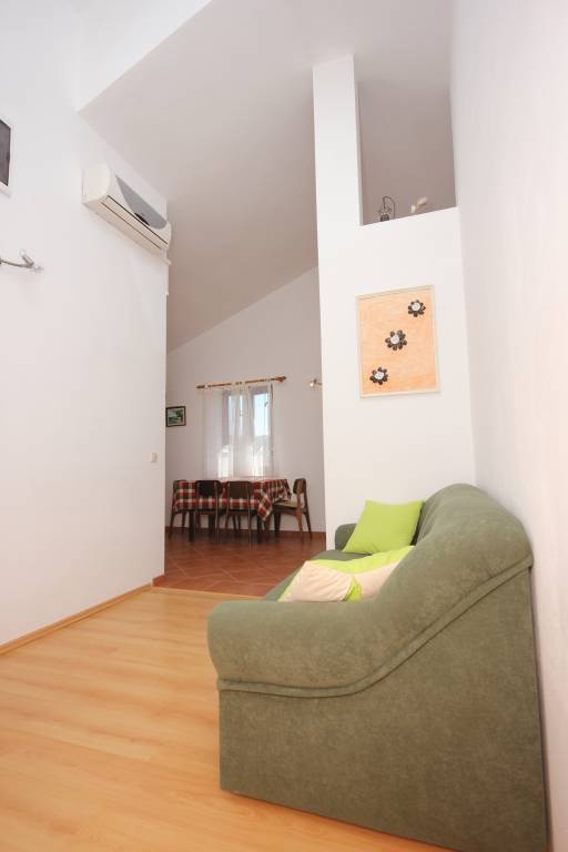 One bedroom apartment with terrace Ilovik, Lošinj (A-8069-b) — photo 3