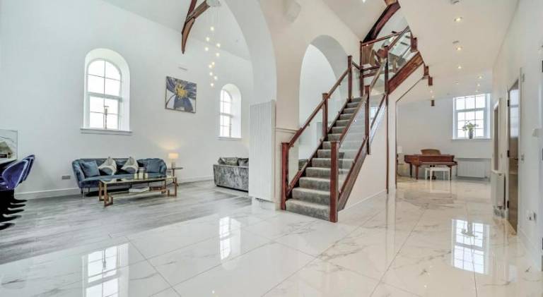 Beautiful house with hot tub | Pets are welcome — photo 3