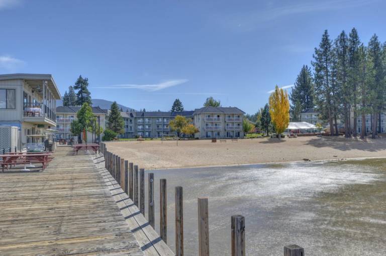 Resort  Stateline