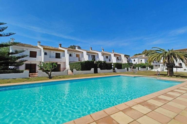 Fully equipped vacation home with BBQ, terrace & garden | Close to the beach | Dogs allowed in Denia