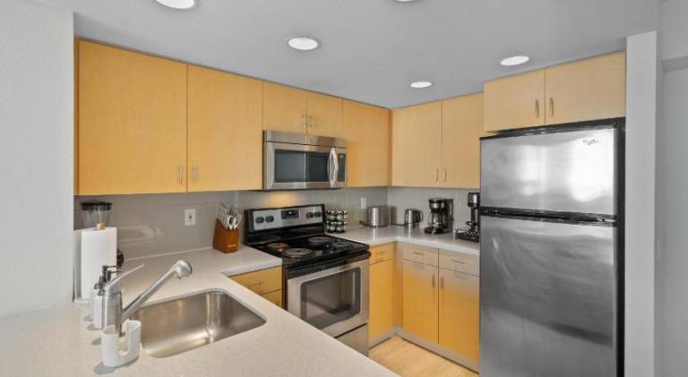 Oceanfront Sanctuary - 1-Bedroom Santa Monica Flat — photo 5