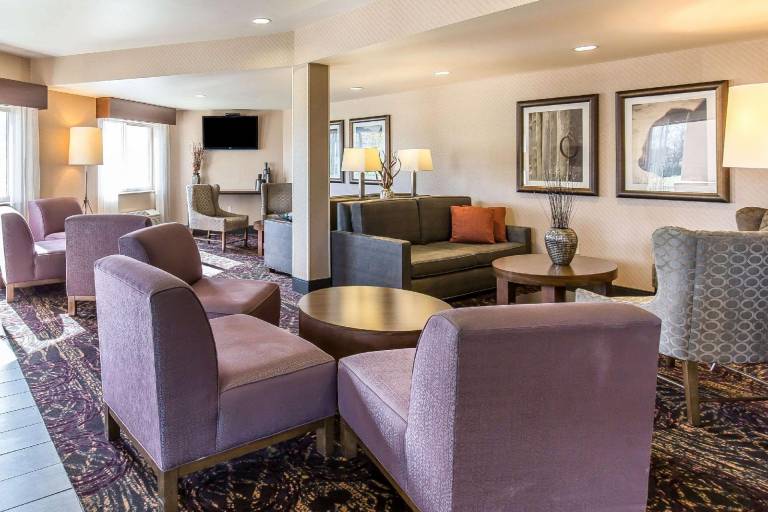 Comfort Inn & Suites Market - Airport — photo 2