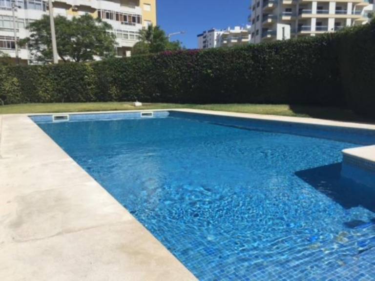 Apartment with yard & pool — photo 3