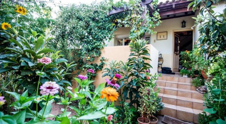 Holiday apartment with garden & terrace in Hersonissos