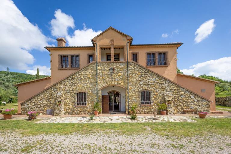 Villa with barbeque, yard & private pool — photo 3