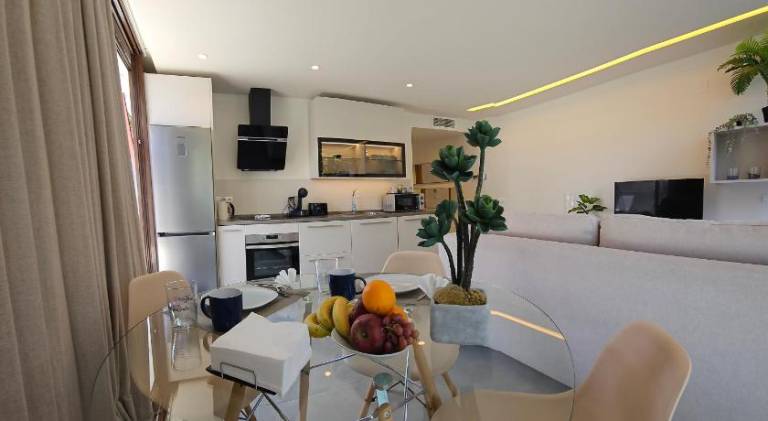 Holiday apartment with patio & jacuzzi — photo 3
