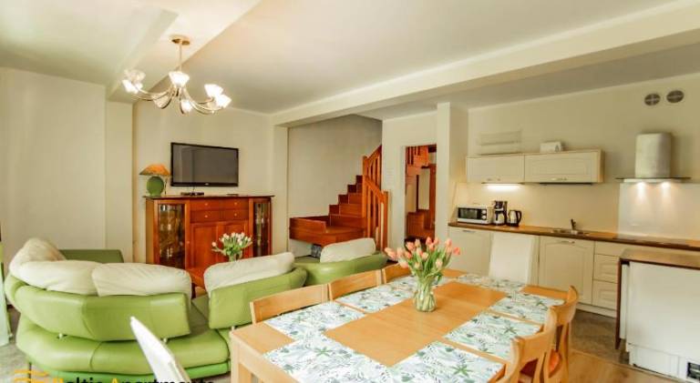 Beautiful rental apartment with patio & yard | Pets allowed — photo 4