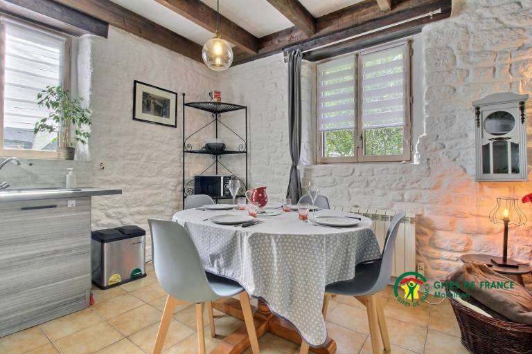 Gite with barbecue, terrace & garden — photo 4