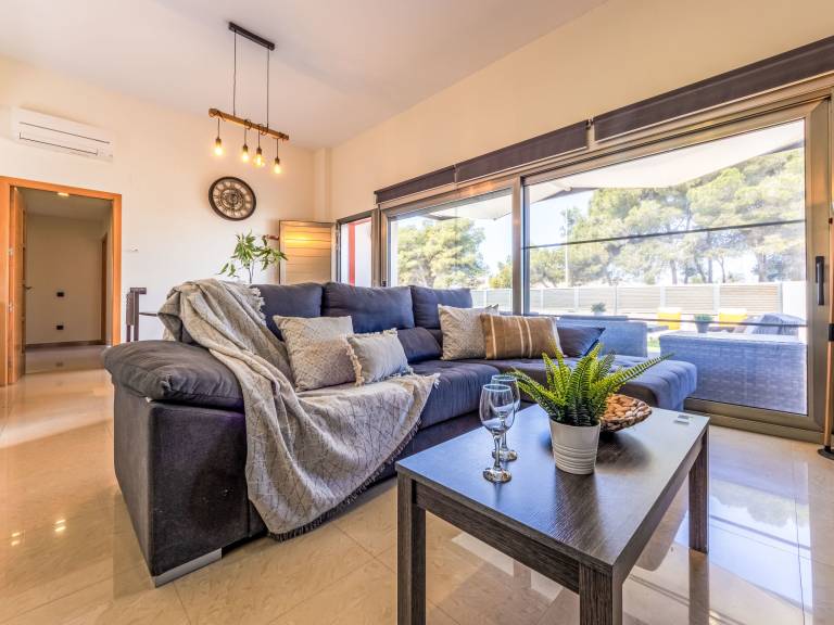 Family-friendly nice house with patio, BBQ & private pool | Good for workation | Pets allowed — photo 3