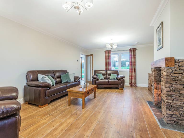 Family-friendly nice cottage with yard, jacuzzi & barbeque | River view | Pets allowed — photo 5