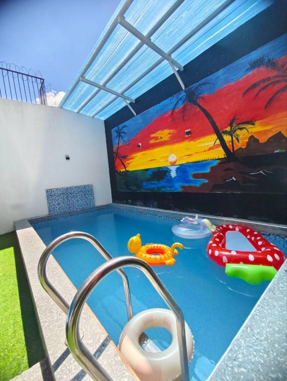 Vacation home with barbecue & pool in Angeles City
