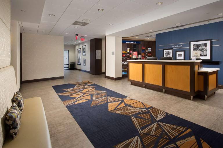 Hampton Inn & Suites by Hilton Falls Church — photo 4