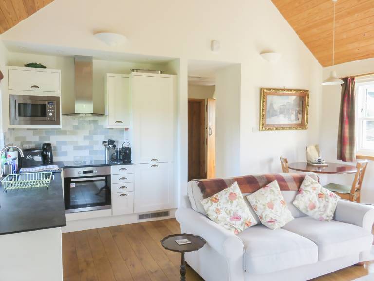 Cottage with yard & barbecue | River view — photo 4