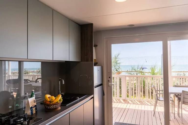 Mobile home with grill, yard & patio | Beach nearby | Pet-friendly — photo 2
