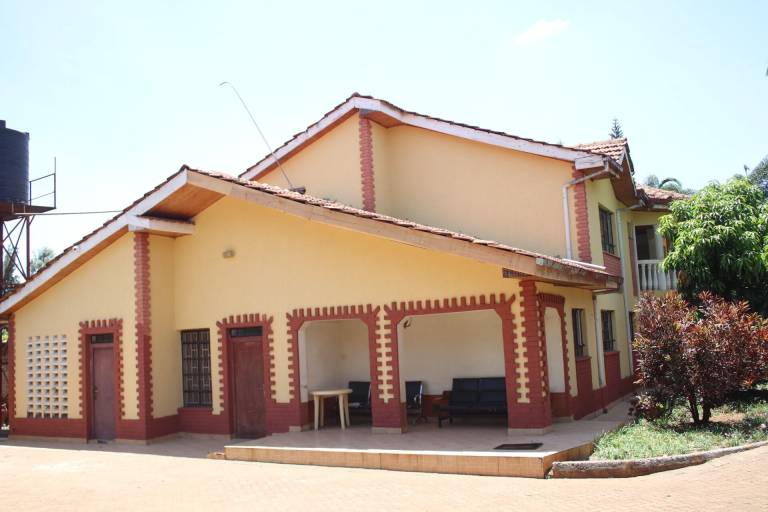 Hus  Thome