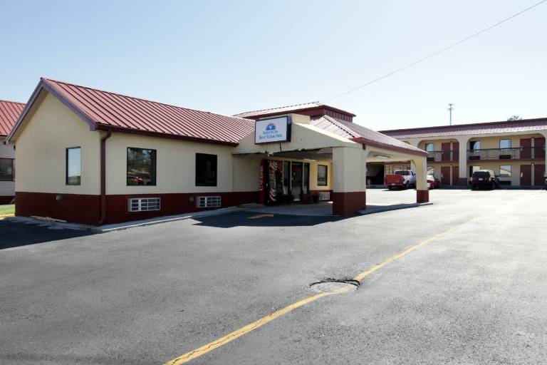Americas Best Value Inn & Suites Macon at Eisenhower Pkwy — photo 4
