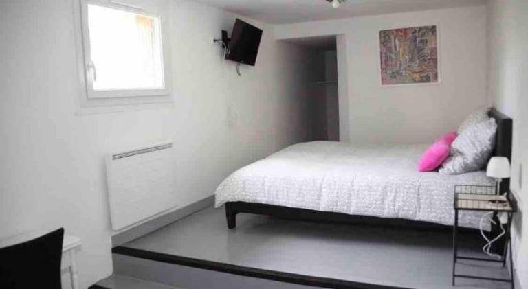 Fully equipped spacious rental apartment | Perfect for remote work | Pet-friendly — photo 2