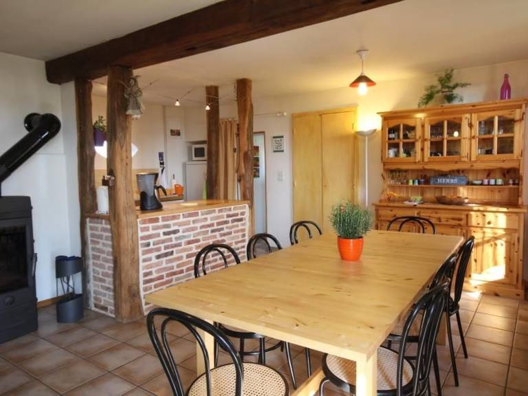 Cottage with BBQ & yard — photo 5