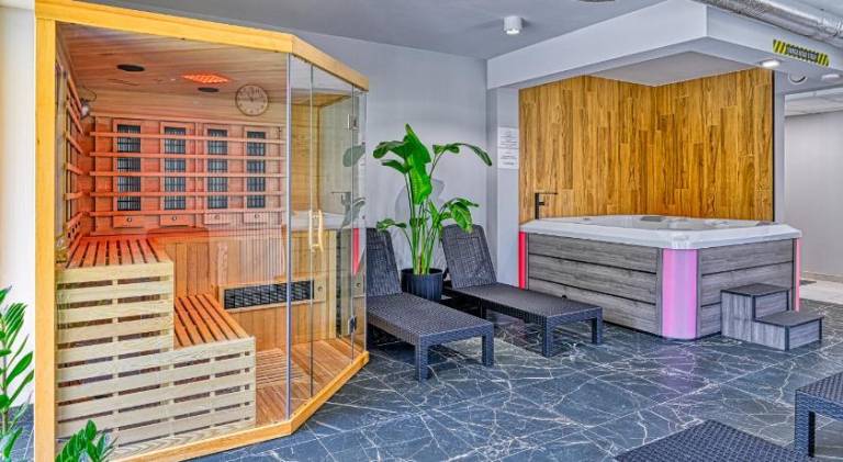 Apartament Superior z prywatna balia i ogrodem - Belle View & SPA - by Royal Aparts — photo 5