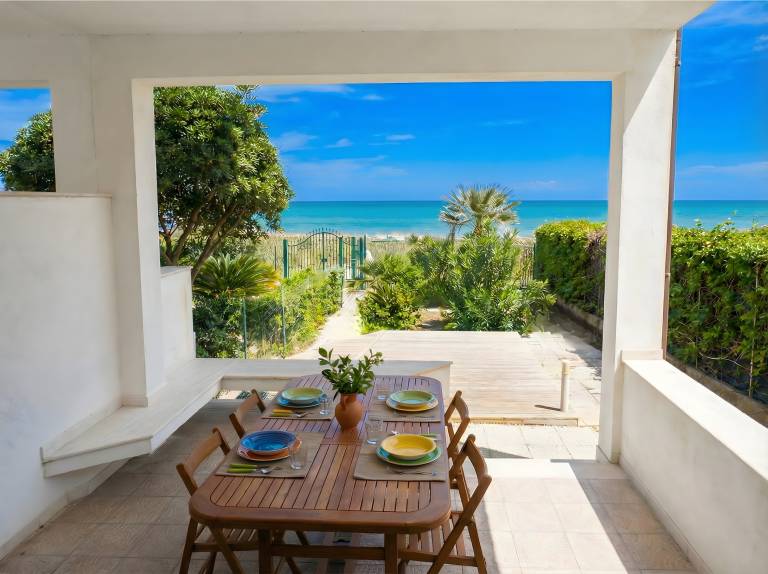 Fully equipped villa with yard, grill & patio | Beach nearby | Pet-friendly in Alcamo