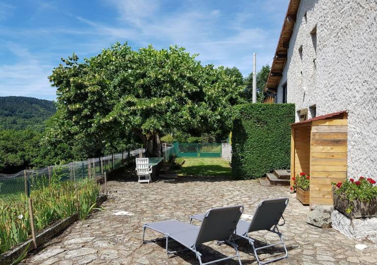 Gite with garden & patio | Pet-friendly — photo 2