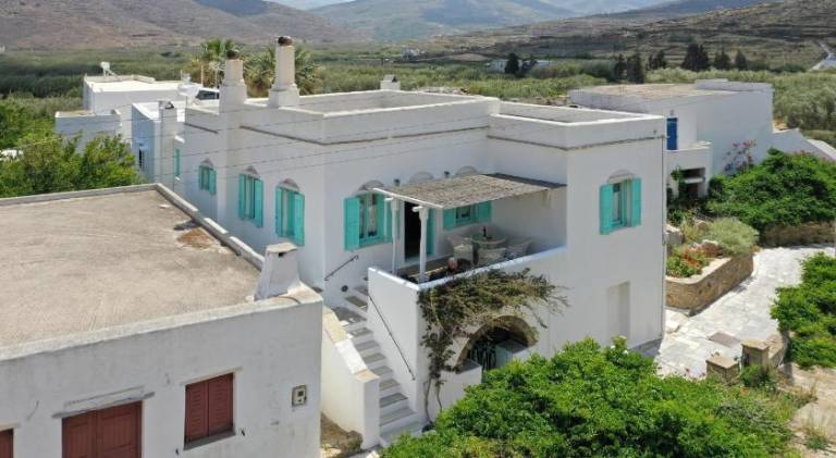 House with terrace — photo 3