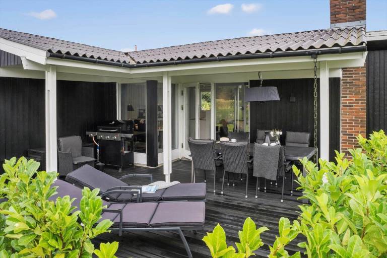 Vacation home with hot tub, terrace & yard — photo 2