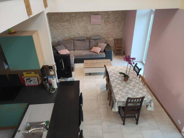 Apartment with patio in Chaumont