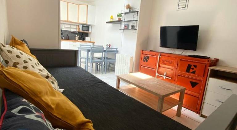 Apartment with 1 room for 5 persons — photo 2