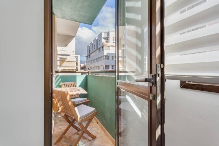 Vacation Apartment 'Brisa Beach El Médano' with Balcony, Wi-Fi and Air Conditioning — photo 2