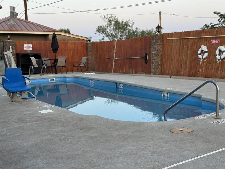SureStay Plus by Best Western Alamogordo White Sands — photo 3