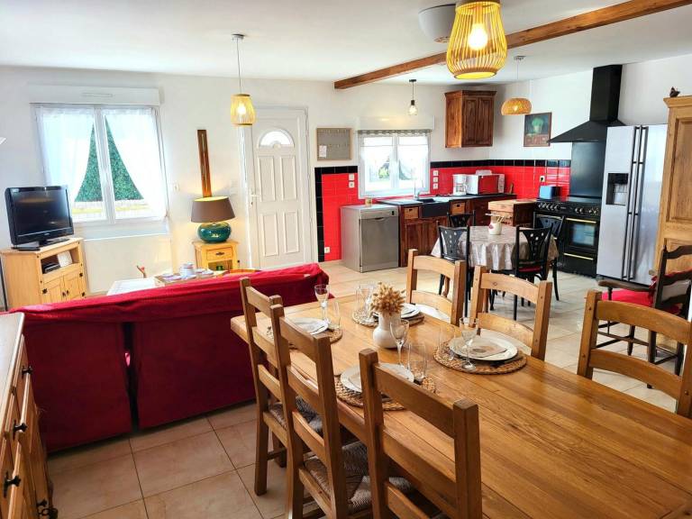 Child-friendly wonderful vacation home with BBQ & patio | Dogs allowed — photo 2