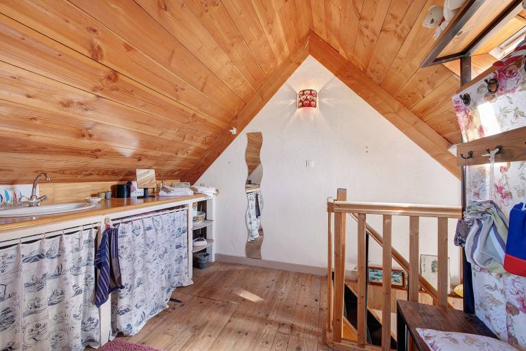Guest Room “Chez Fred Near Beach & GR34” with Sea View and Wi-Fi — photo 3