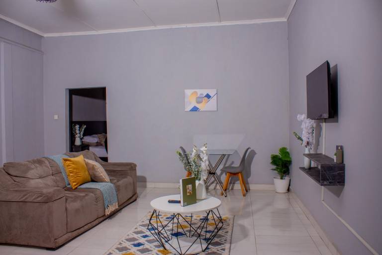 Stylish 1 bedroom apartment in Kariba Height 2380