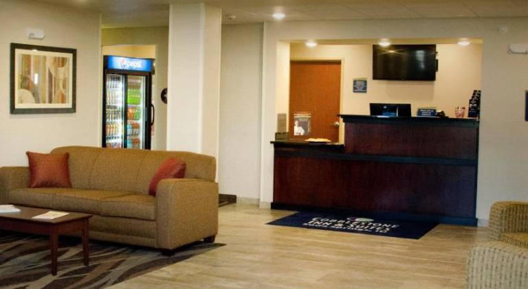 Cobblestone Inn - Soda Springs — photo 5