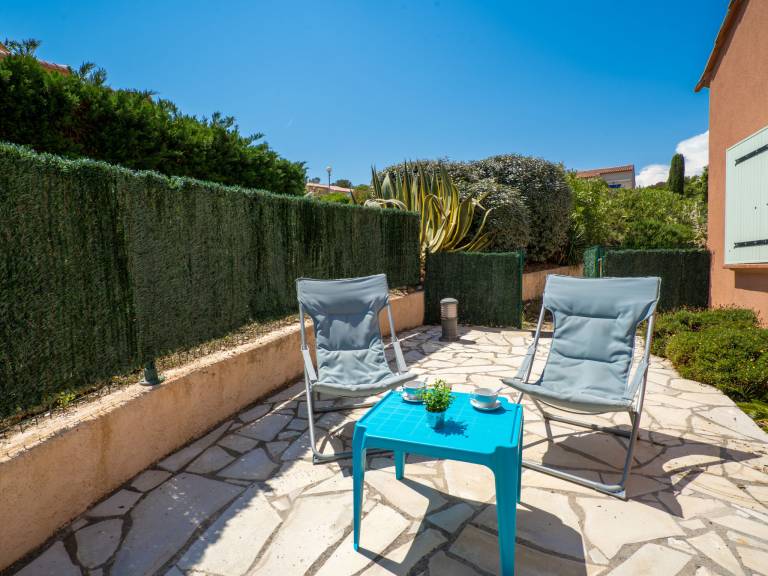 Apartment with garden & terrace | Sea view — photo 3