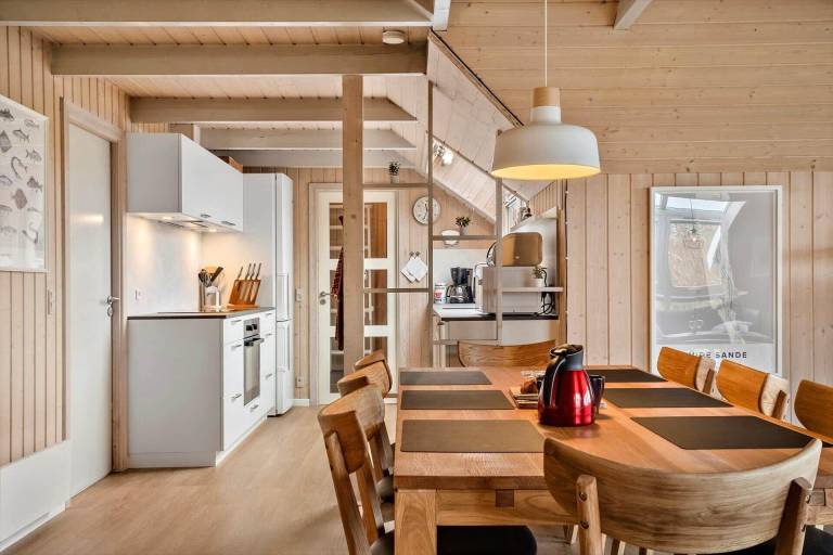 Child-friendly vacation home with sauna, jacuzzi & patio | Dogs allowed — photo 2