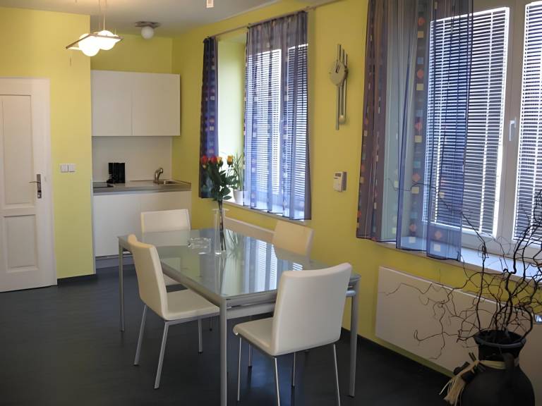 Rental apartment with patio & pool | Pets are welcome — photo 4