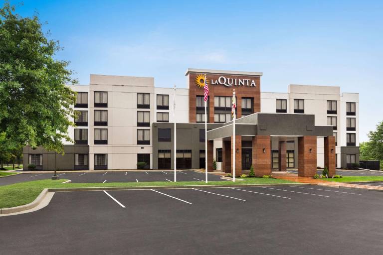 La Quinta Inn & Suites by Wyndham Newark - Elkton in Elkton, MD