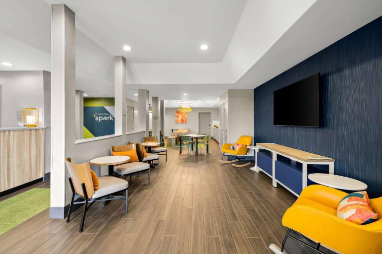 Spark by Hilton Tifton — photo 3