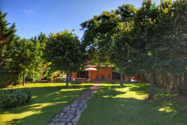 Holiday apartment with yard, pool & terrace | Nature view — photo 4