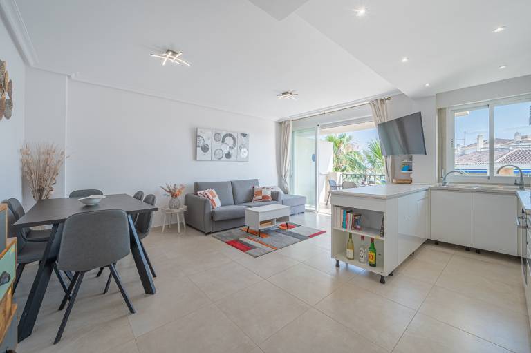 Holiday apartment with barbecue, pool & garden | Garden view — photo 4