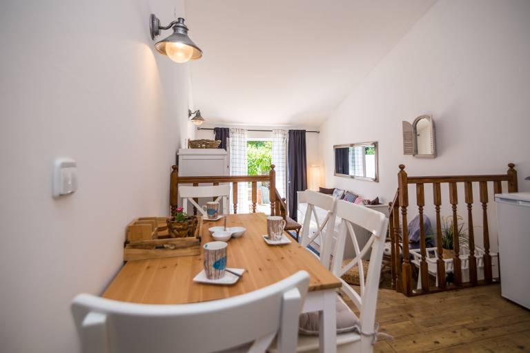 Apartment with patio | Garden view — photo 5