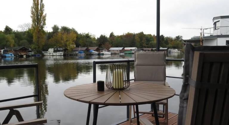 Boat with terrace — photo 4