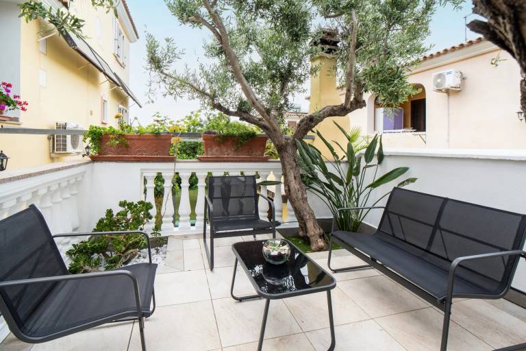 Apartment with yard, terrace & grill | Mountain view in Teo