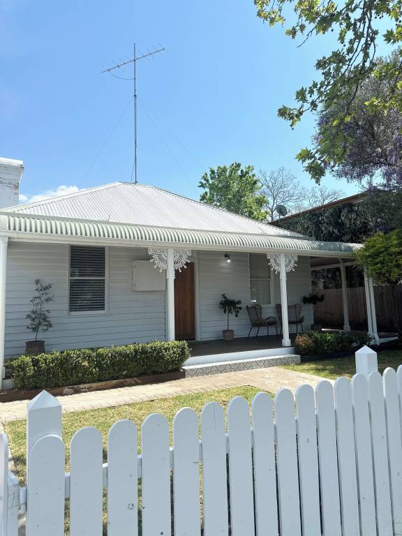 Cottage Inverell