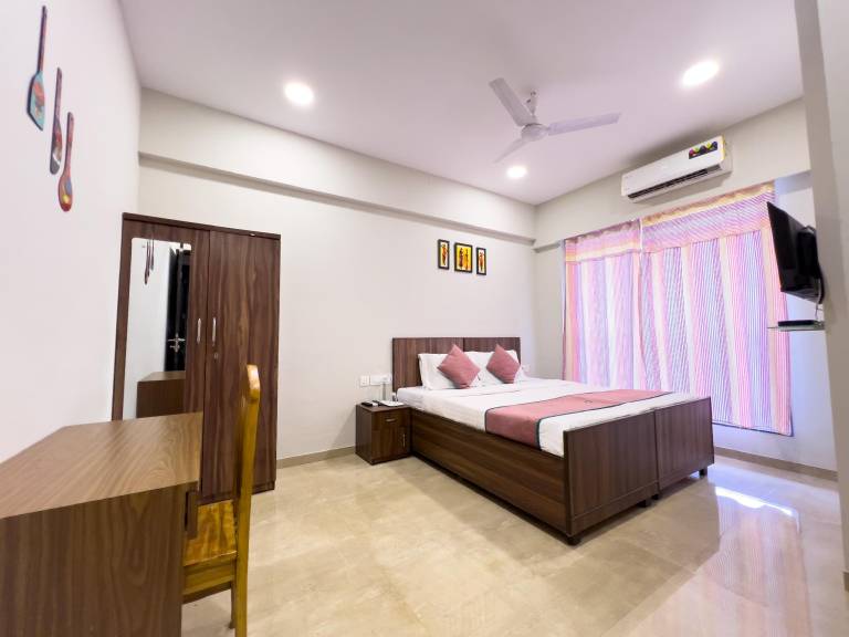Apartment Khar West