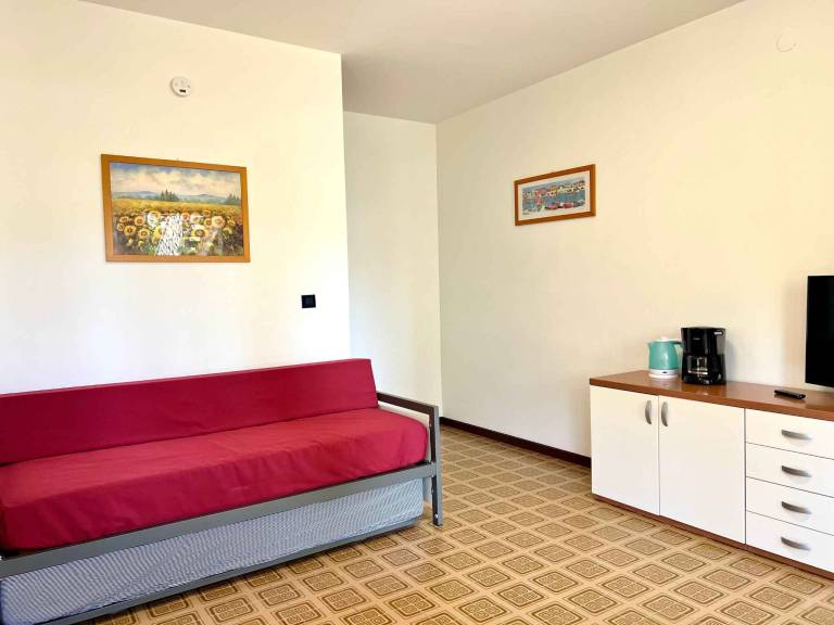 Holiday apartment with terrace & yard — photo 2