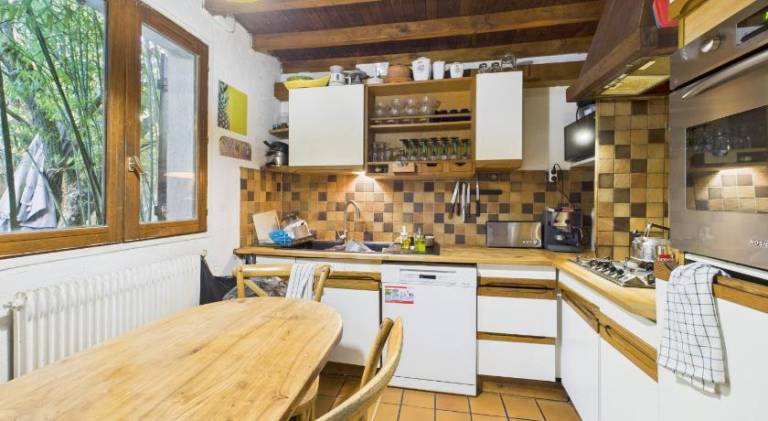 Villa with 5 rooms for 12 persons — photo 3
