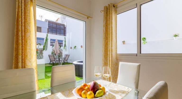 Villa with pool, jacuzzi & garden | Near Castillo de la Luz — photo 4